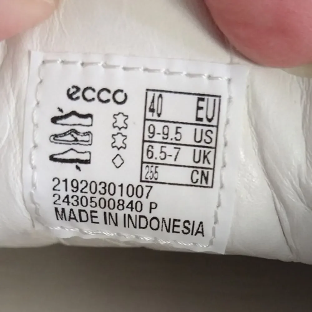 Ecco White Leather Low-Top Sneakers